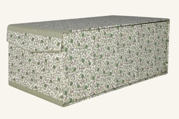 stable photo box with green colored paper and linen